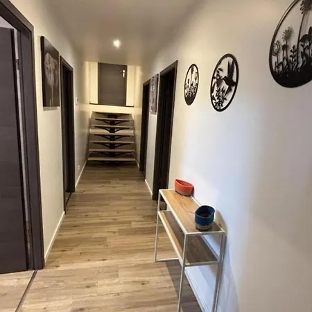 Familial A Avec Piscine Privee Et Animaux Acceptes - Fr-1-489-598