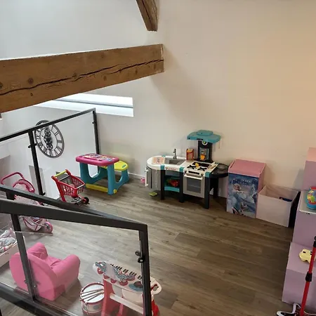 Familial A Avec Piscine Privee Et Animaux Acceptes Gospodarstwo wiejskie Bressolles (Allier)